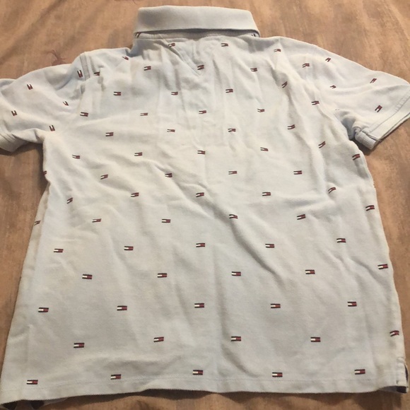 Boy’s Tommy Hilfiger short sleeve polo shirt, light blue with flag logo pattern. - Picture 5 of 5